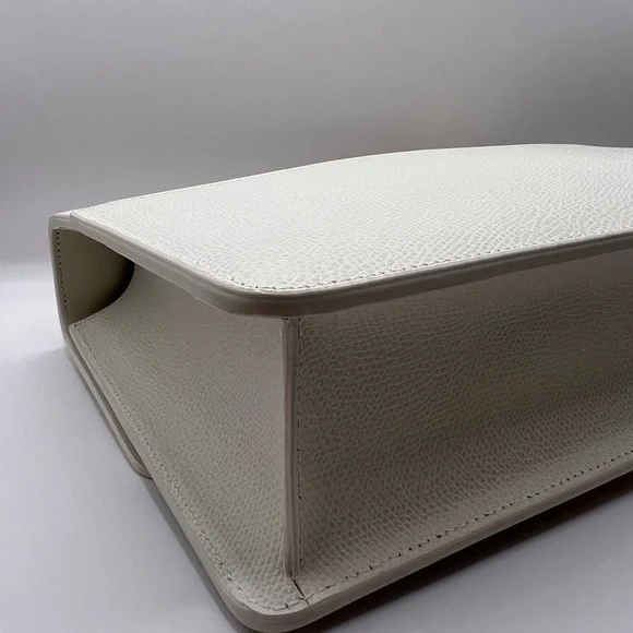 Dior 30 Montaigne - Picture 9 of 16